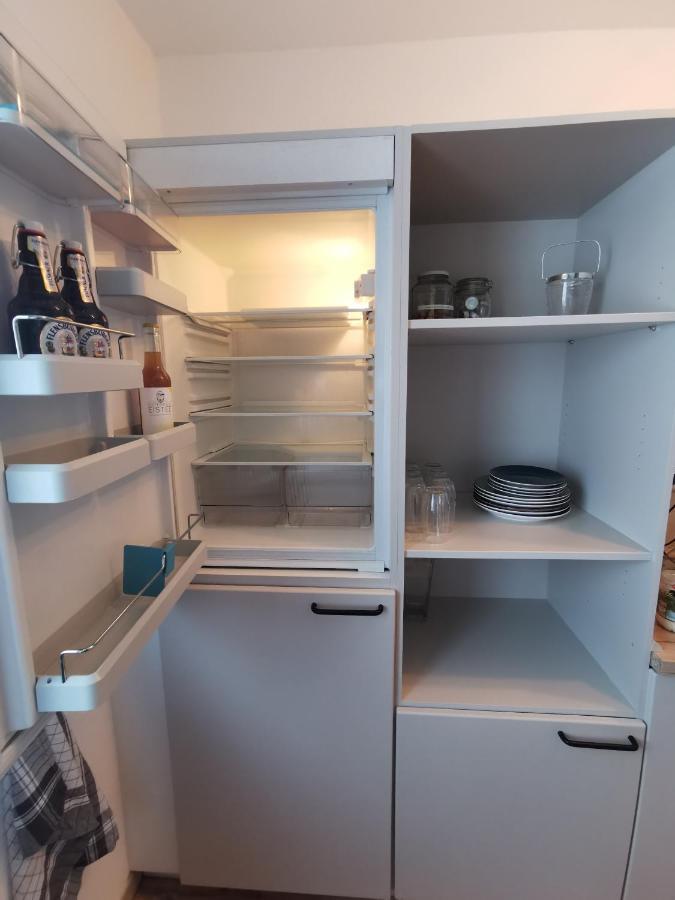 Up Wulkje21 Neu Renovierte Wohnung Mit Pkw Stellplatz Emden Eksteriør bilde