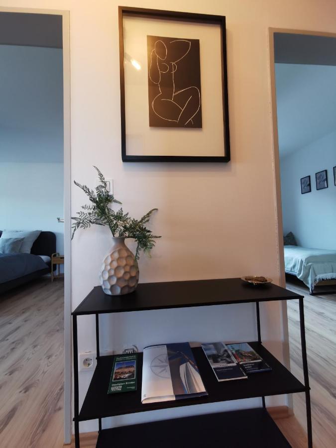 Up Wulkje21 Neu Renovierte Wohnung Mit Pkw Stellplatz Emden Eksteriør bilde